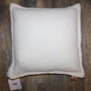 NWT UGG ANA FUZZY DOWN FILLED THROW PILLOW SNOW WHITE 20‎ X 20